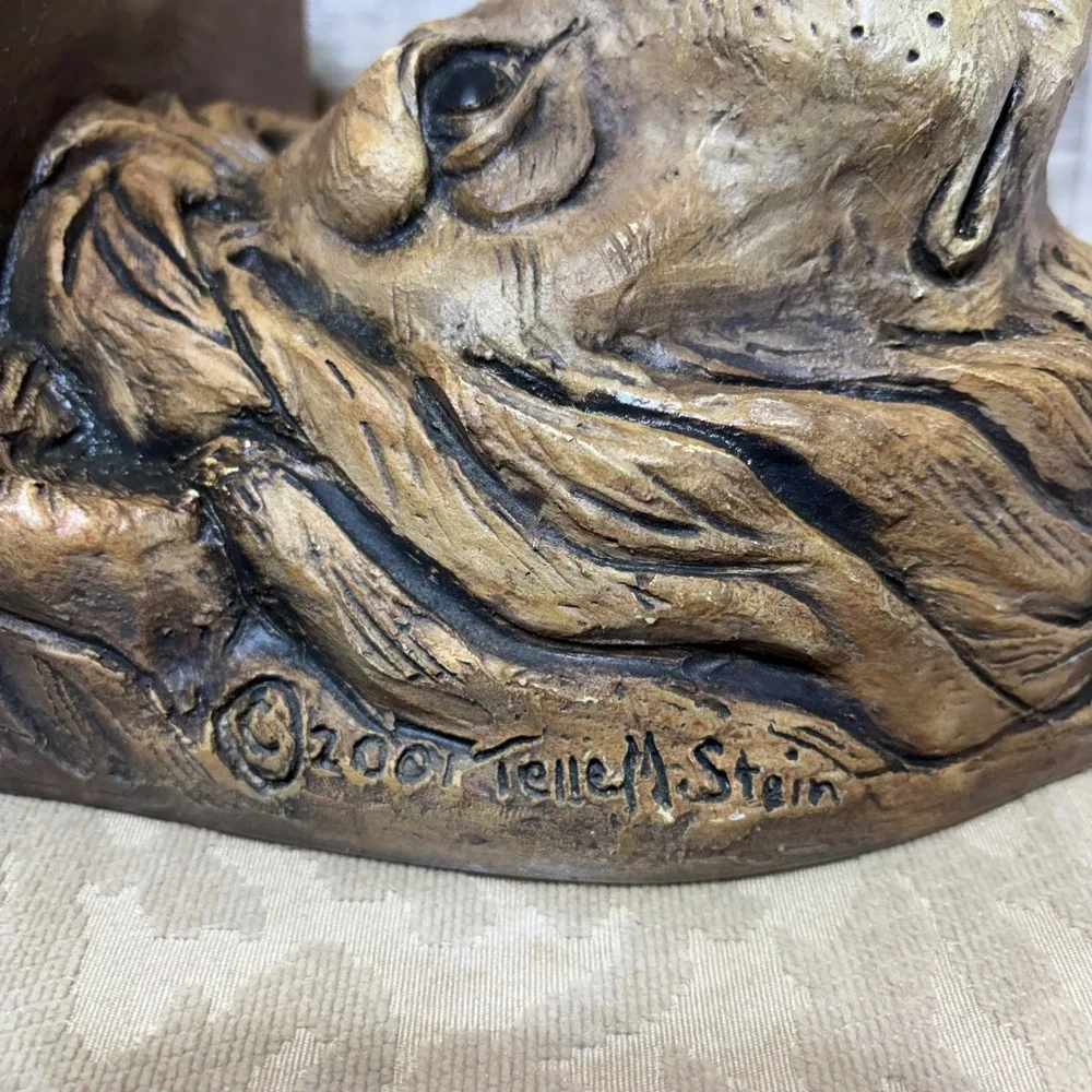 Telle M. Stein Lion Head Wall Bracket Shelf 2001 Stone Bunny Corbel Decor